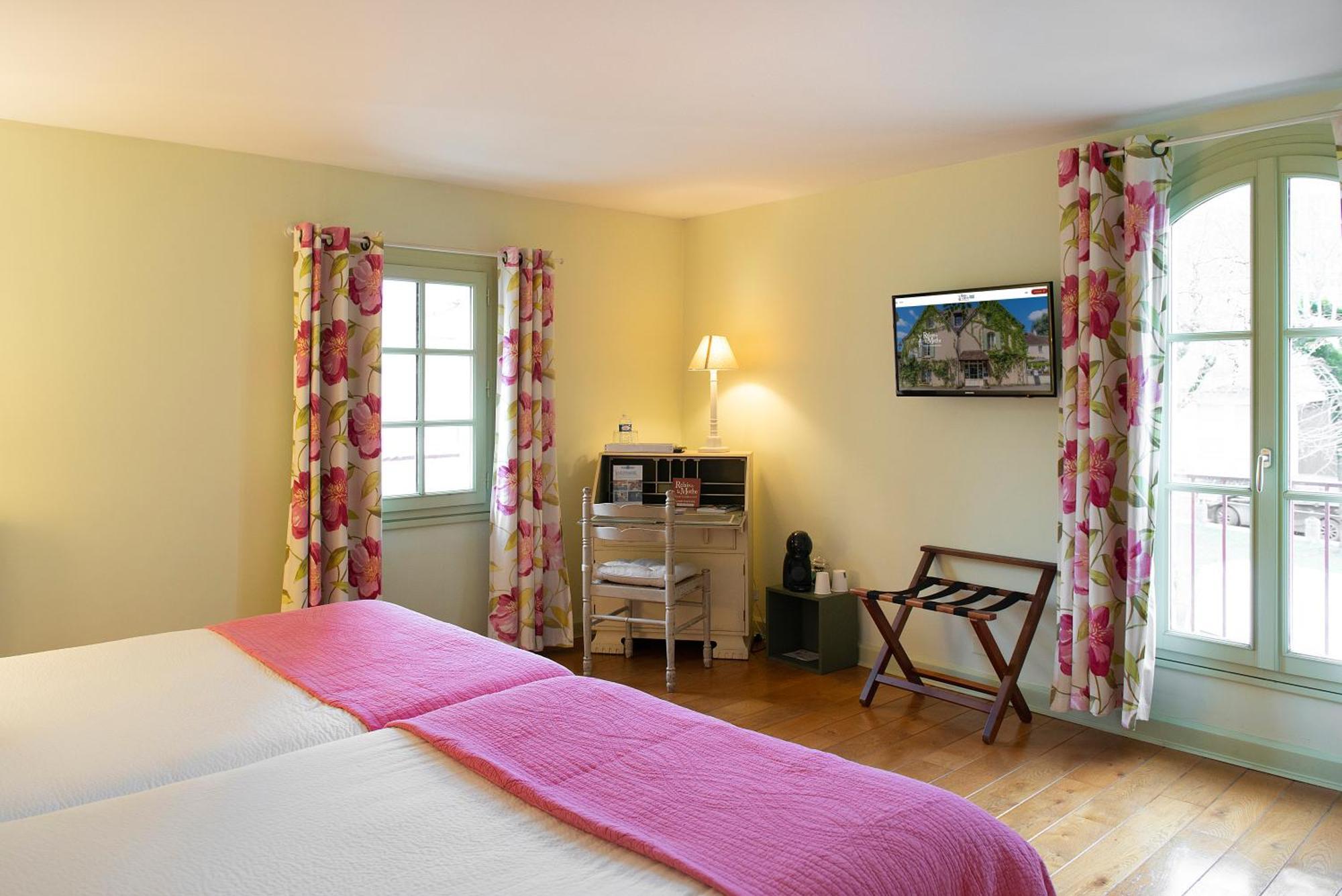 Logis Hotel Restaurant Relais De La Mothe Yzeures-sur-Creuse Exterior photo